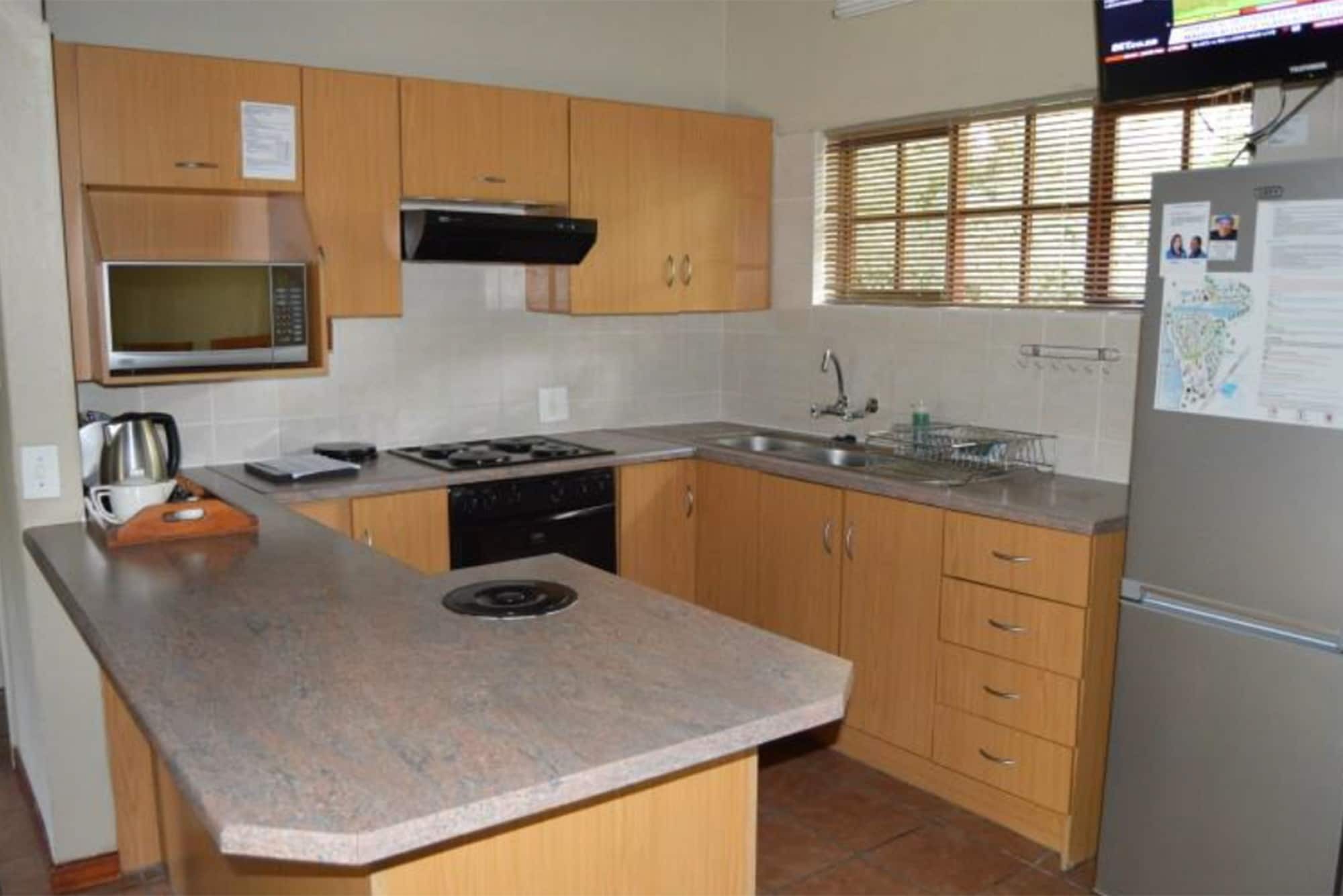 Mount Amanzi Hotel Hartbeespoort Buitenkant foto