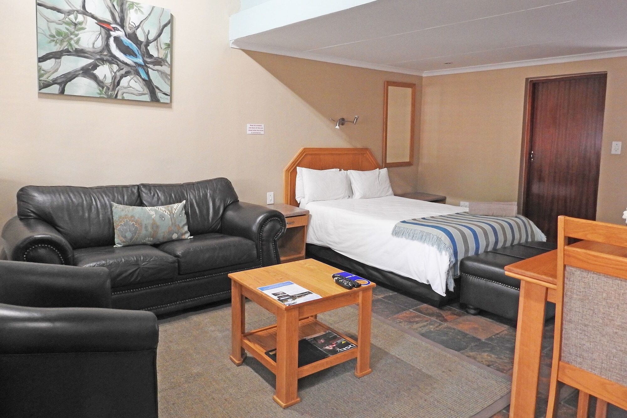 Mount Amanzi Hotel Hartbeespoort Buitenkant foto
